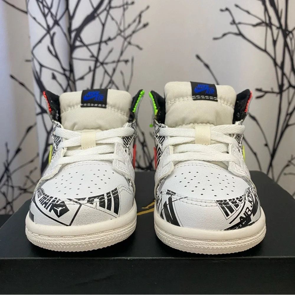 Nike Air Jordan 1 Mid White and Green Graffiti Sneakers kids size 6c - Picture 9 of 14